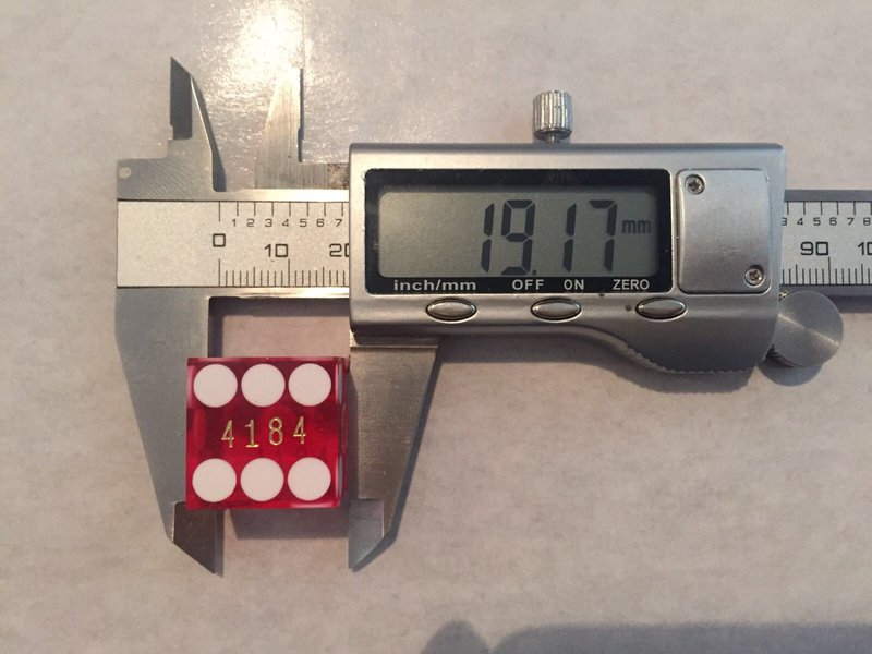 Zaruri cu telecomanda pentru barbut table